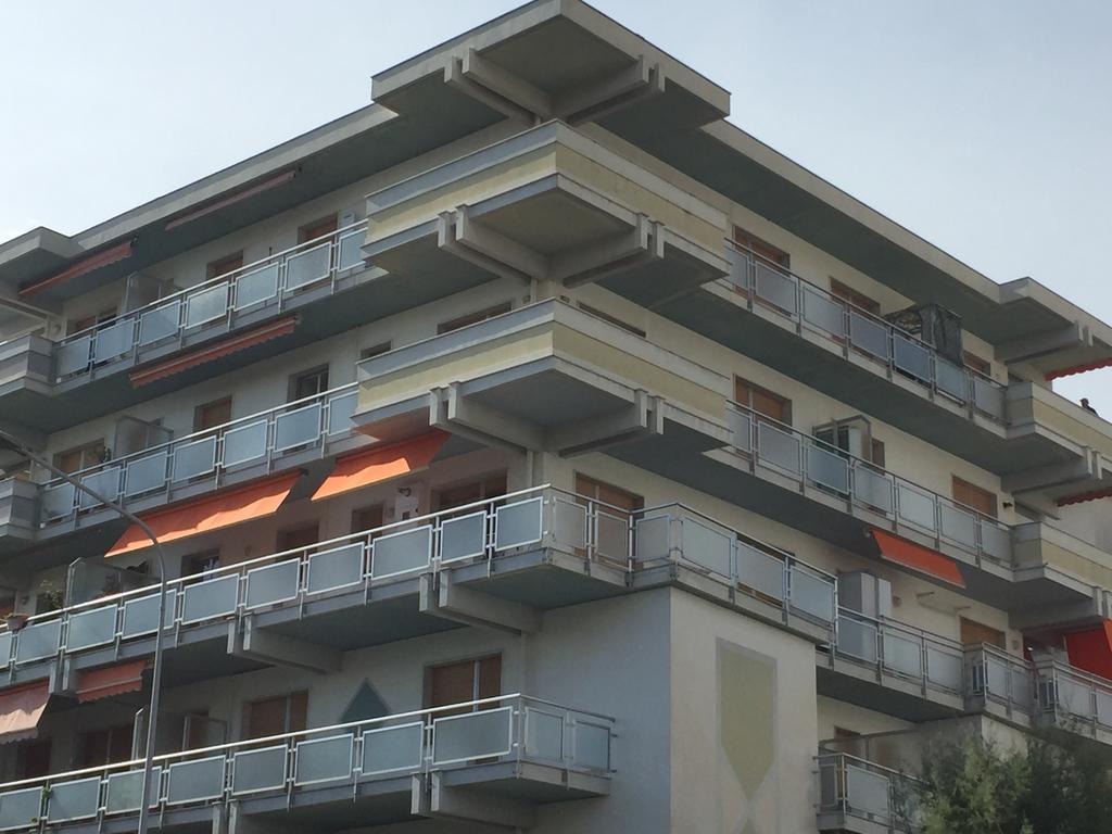 Apartamento Attico Tacito Ventimiglia Exterior foto